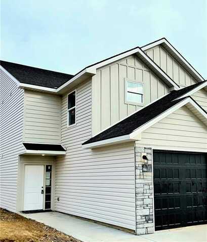 704 Mahogany Court, Warrensburg, MO 64093