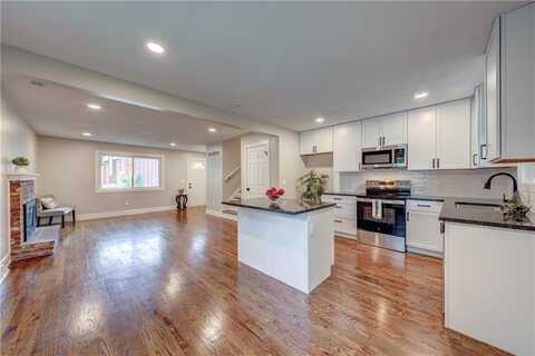 1413 E Ridgeway Drive, Olathe, KS 66061