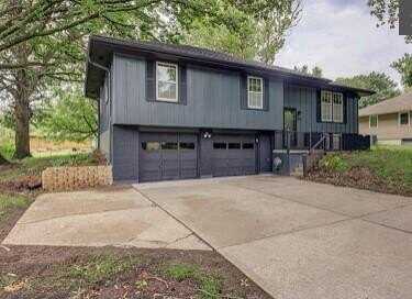 1209 SE Brookwood Street, Lees Summit, MO 64063