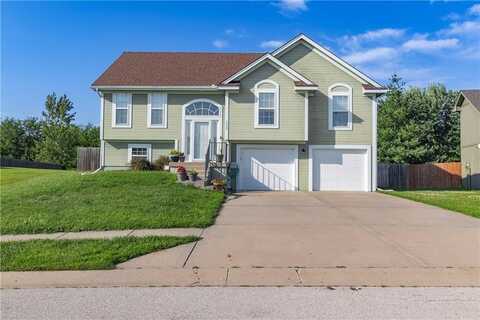 1902 NE Lake Drive, Smithville, MO 64089