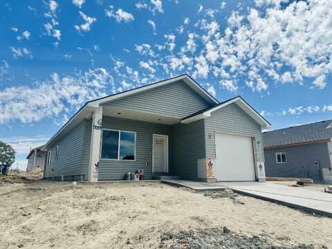 1022 S Eisenhower, Jerome, ID 83338
