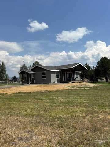 13091 Hillhouse Loop, Donnelly, ID 83615