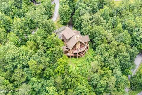 213 Matterhorn Drive, Gatlinburg, TN 37738