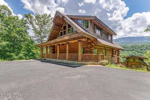 213 Matterhorn Drive, Gatlinburg, TN 37738