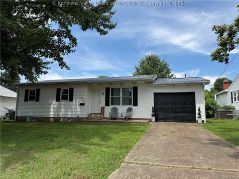 637 Douglas Avenue, Ravenswood, WV 26164