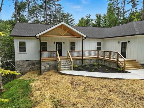 177 Cove Springs Dr Drive, Dandridge, TN 37725