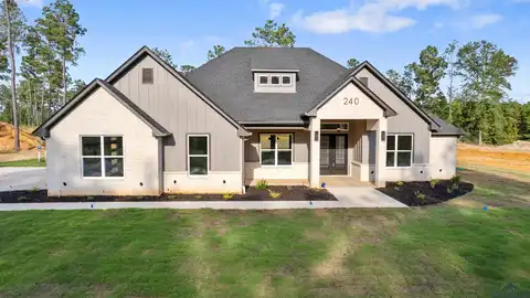 240 Cottonwood Cir, Longview, TX 75605