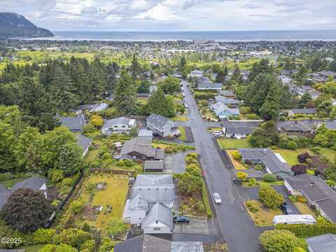 2155 Maple Street, Seaside, OR 97006