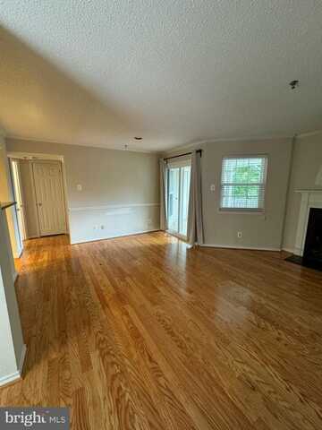 1524 LINCOLN WAY #404, MCLEAN, VA 22102