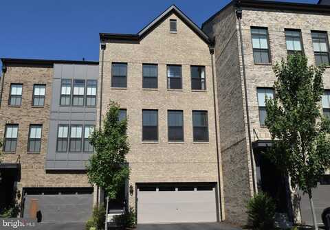 23079 SULLIVANS COVE SQ, BRAMBLETON, VA 20148