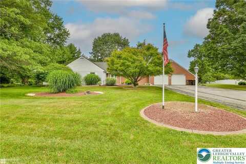 569 Longacre Drive, Lehigh Twp, PA 18035