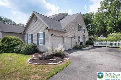 2073 Rolling Meadow Drive, Macungie, PA 18062