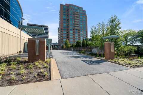 8025 Maryland Avenue, Clayton, MO 63105