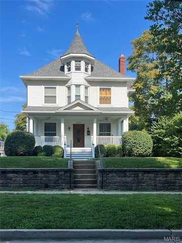 2825 Laclede Station Road, Saint Louis, MO 63143