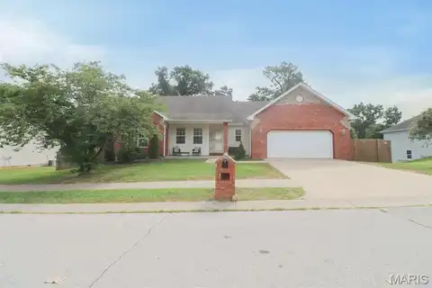 129 Birch Tree Circle, Saint Robert, MO 65584