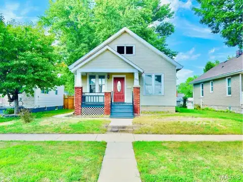 1513 8th Street, Highland, IL 62249