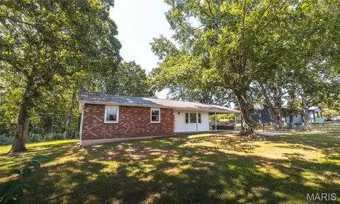 123 Jeffrey Avenue, Saint Robert, MO 65584