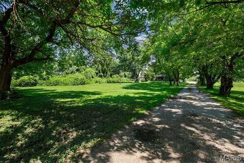 1625 Charbonier Road, Florissant, MO 63031