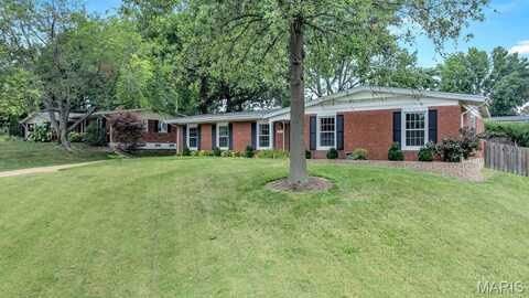 834 Westwood Drive, Ballwin, MO 63011