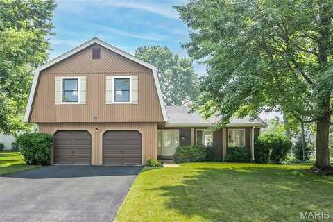 16012 Clarkson Woods Drive, Chesterfield, MO 63017