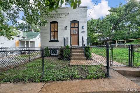 307 Goetz Avenue, Unincorporated, MO 63125