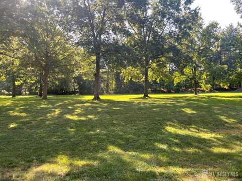 198 Applegate Lane, East Brunswick, NJ 08816