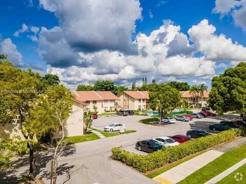 2568 Riverside Dr, Coral Springs, FL 33065