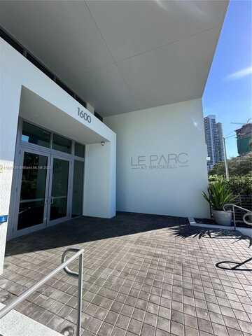 1600 SW 1st Ave, Miami, FL 33129