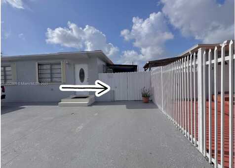 4885 NW 4th St, Miami, FL 33126