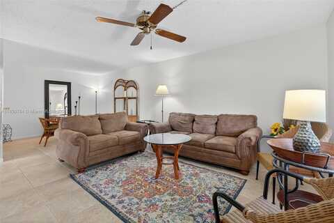 6536 Chasewood Dr, Jupiter, FL 33458