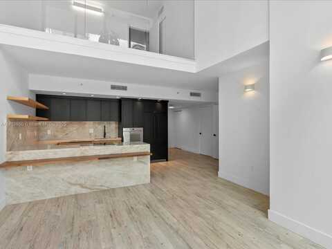92 SW 3rd St, Miami, FL 33130