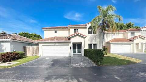 5585 NW 102nd Pl, Doral, FL 33178