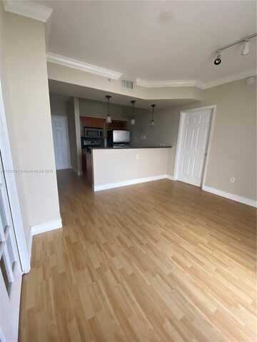 1 Glen Royal Pkwy, Miami, FL 33125