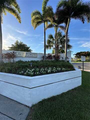 214 Lake Pointe Dr, Oakland Park, FL 33309