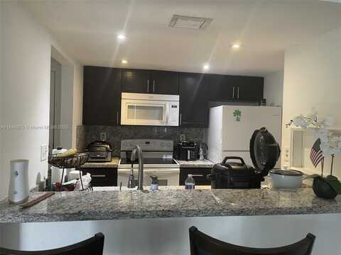 7075 NW 186th St, Hialeah, FL 33015