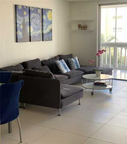 610 NE 12th Ave, Hallandale Beach, FL 33009