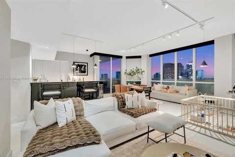 253 NE 2nd St, Miami, FL 33132