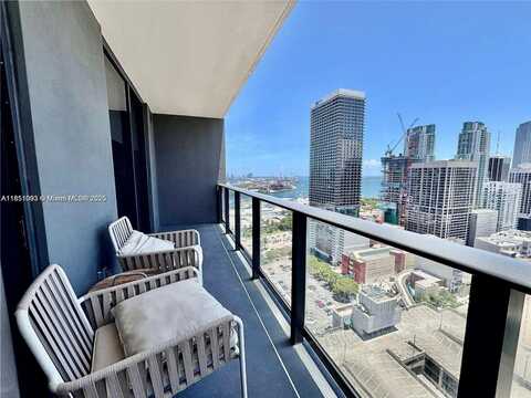 159 NE 6th St, Miami, FL 33132