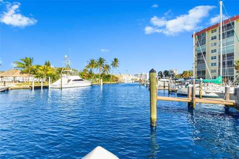 2731 NE 14th St Cswy, Pompano Beach, FL 33062