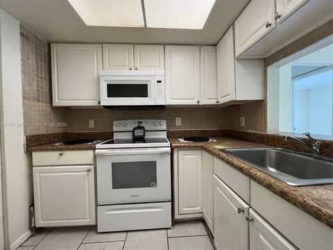 7625 Tam Oshanter Blvd, North Lauderdale, FL 33068