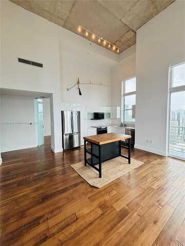 133 NE 2nd Ave, Miami, FL 33132