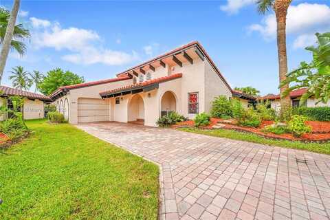 8141 Pine Cir, Tamarac, FL 33321