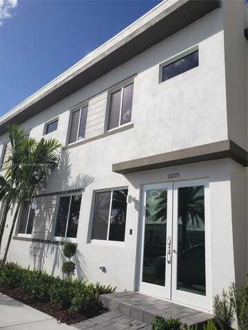 10275 NW 66th St, Doral, FL 33178