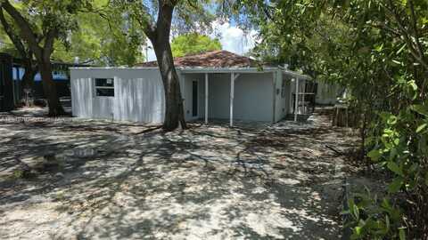 181 NW 44 St, Miami, FL 33127