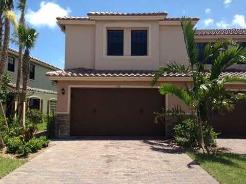 130 E Riverwalk Cir E, Plantation, FL 33325