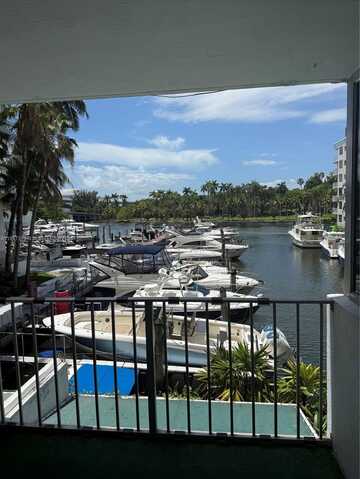 1700 NW N River Dr, Miami, FL 33125
