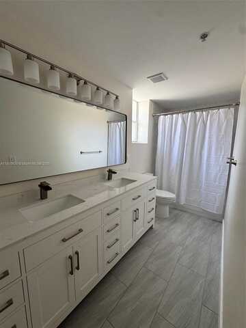 6420 NW 114th Ave, Doral, FL 33178