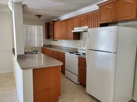 1100 NE 1st Ct, Hallandale Beach, FL 33009