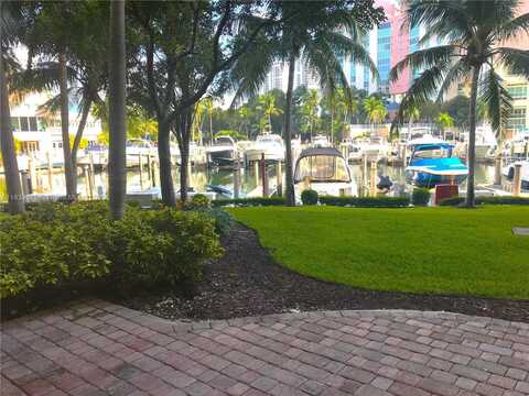 3340 NE 190th St, Aventura, FL 33180