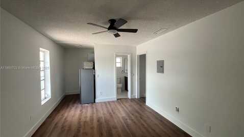 2929 NW 22nd Ct, Miami, FL 33142